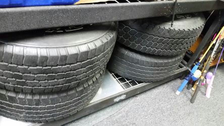 Tires from my jeep 275 .. 6 t R 18