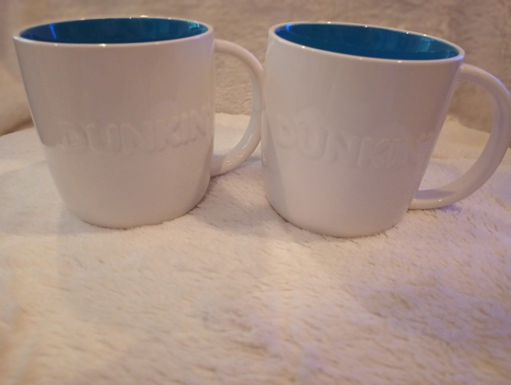 2 Beautiful DUNKIN DONUTS Ceramic 20 Oz Mugs Unused