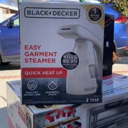 Black + Decker Easy Garment Steamer 