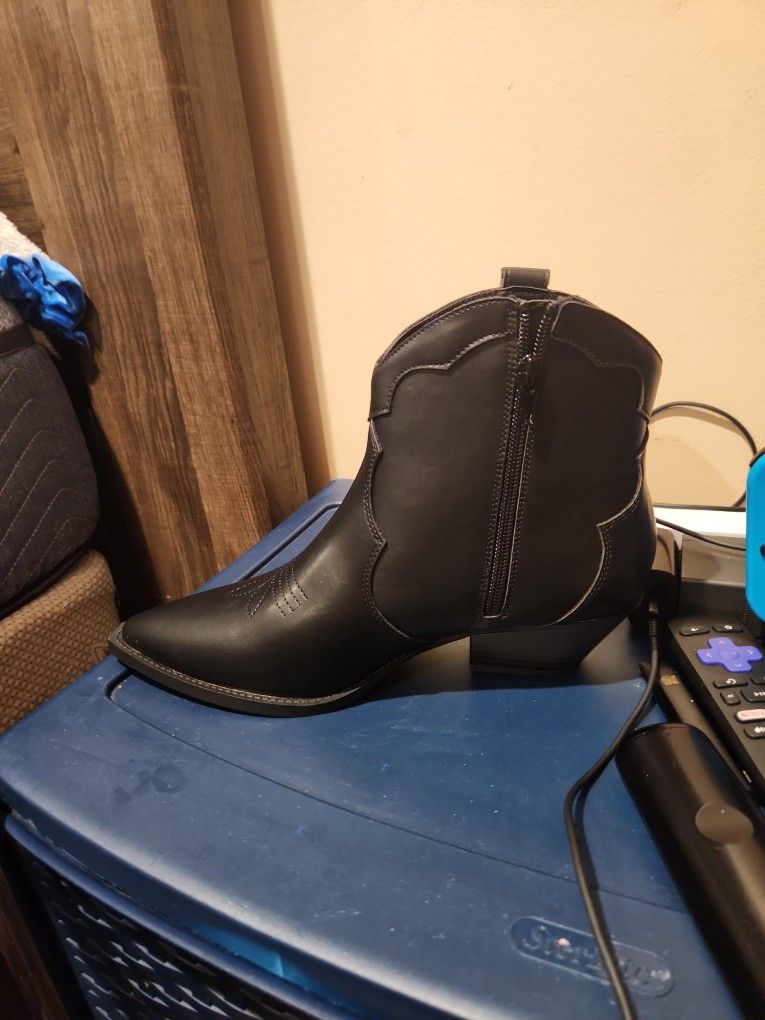 Kacey Black Booties 9.5