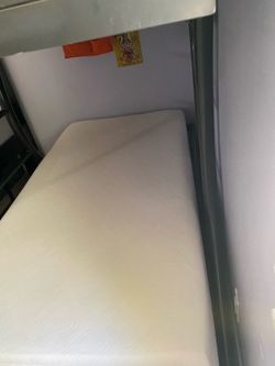 Modern Heavy-Duty Metal Bunk Bed Frame – Excellent Condition!