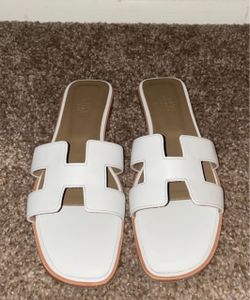 Slides size 42 Eu size 10 US