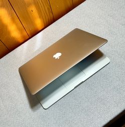 Apple MacBook Pro 15” Retina i7/16GB/500GB SSD $350