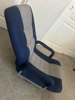 Adjustable gaming chair