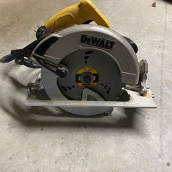 Dewalt Saw