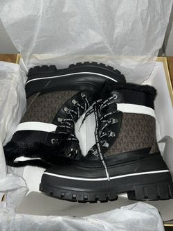 Michael Kors Snow Boots Size 7