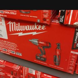 Milwaukee M18 1/2" High Torque Impact Wrench & M12 3/8" Ratchet Kit 