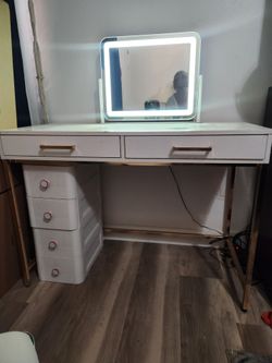Vanity  With Mirror