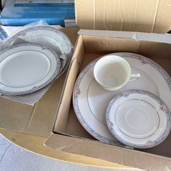 Mikasa Fine China La Rose 5-pc Place Setting Plates And Mug