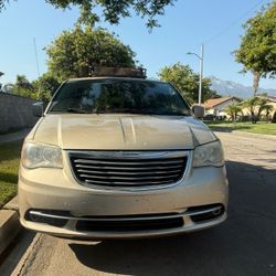  2015 Chrysler Town Y Country