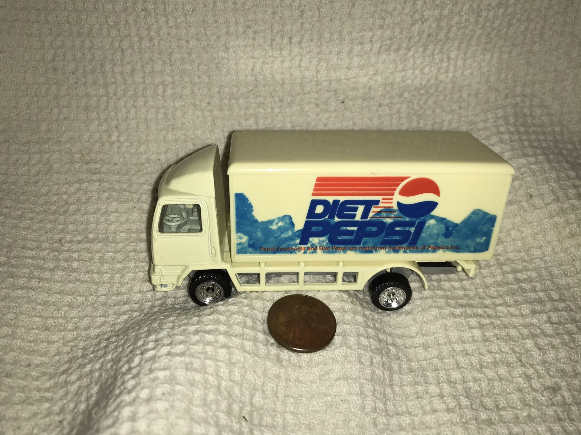 GOLDEN ADTRUCKS DIET PEPSI TRUCK WITH REMOVABLE TOP