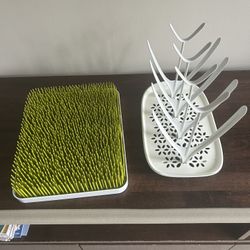 2 Baby Feeding Racks