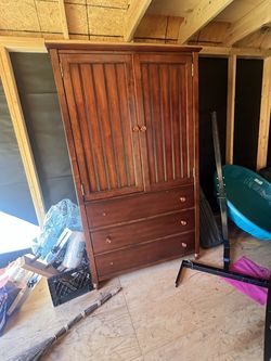 Pier1 Armoire