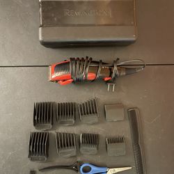 Remington HC 1090 Hair Clippers with Many Attachments in Plastic Case Works!