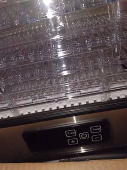 Food dehydrator