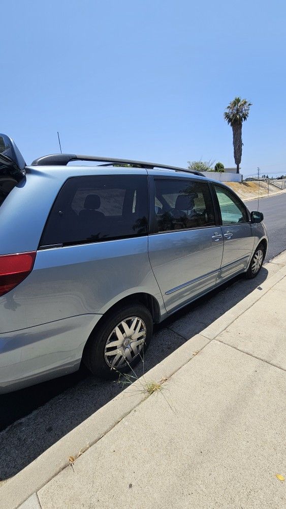 2005 Toyota Sienna