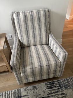 Swivel glider accent chair NWT ivory/black