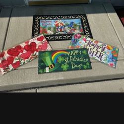 Seasonal Welcome Mat With 4 Interchangeable Inserts 