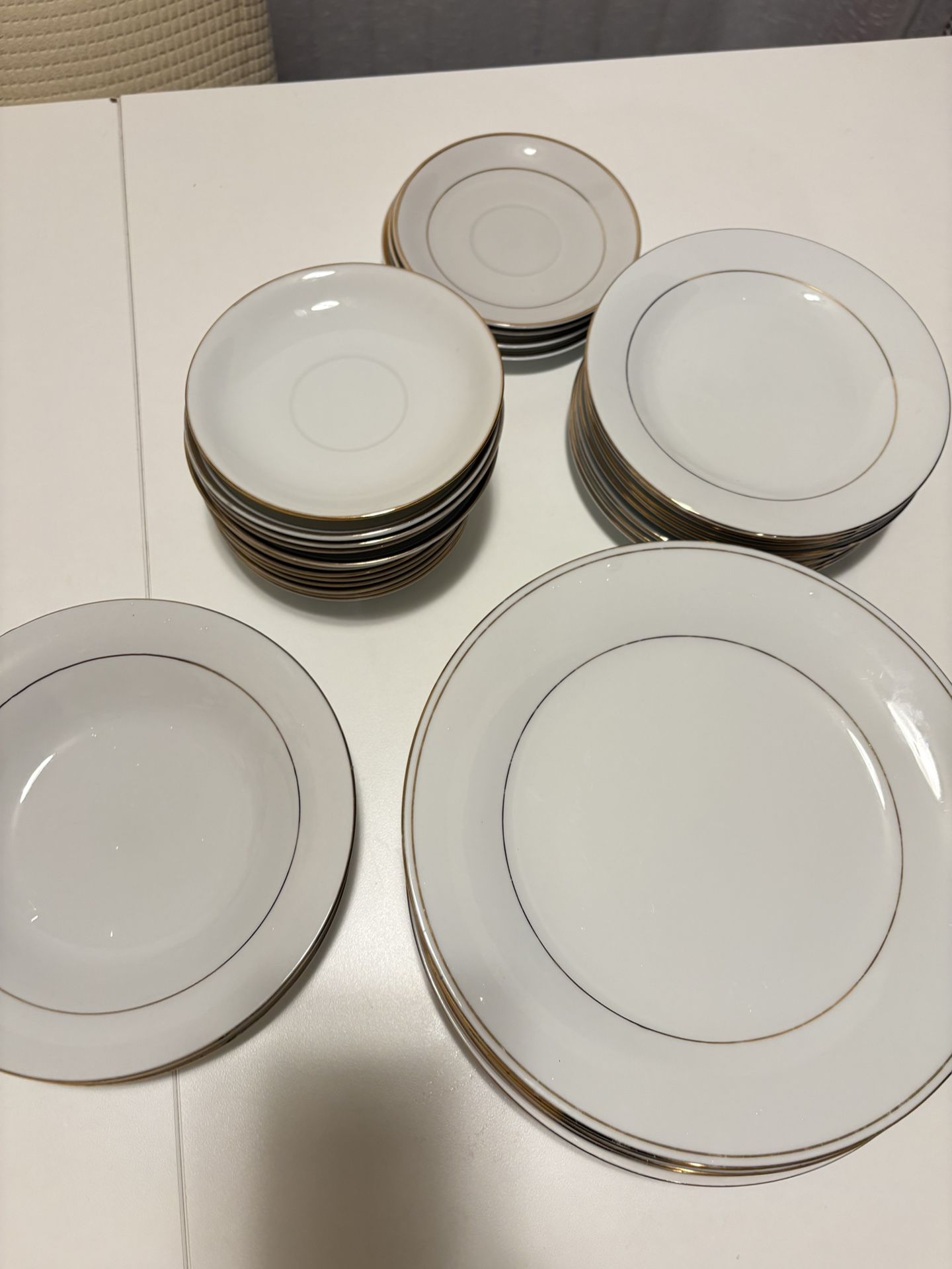 Gold Lined plates Fine china/Japan