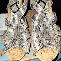 Gianni Bini Wedge Sparkly snakeskin High Heels