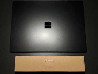 Microsoft Surface Laptop 4 - 13.5" TouchScreen (16GB RAM, 256GB SSD, Intel Core i7 11th Gen)