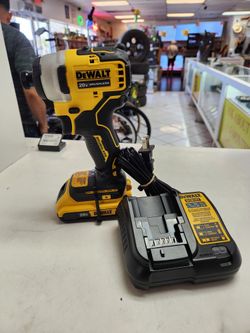 Dewalt Impact Driver With Battery And Charger 