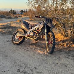 Crf450r 3500$ this weekend only