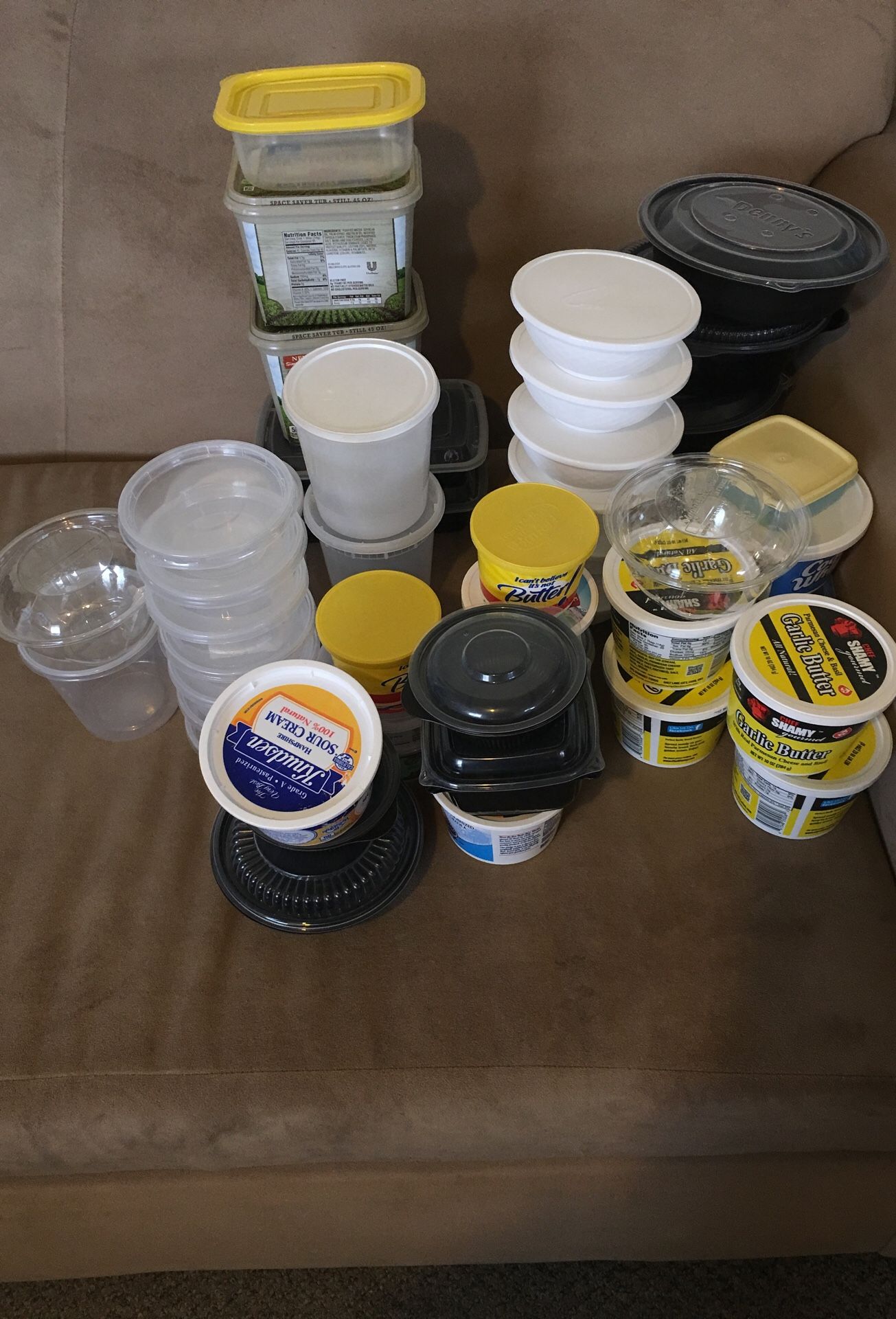 FREE: PLASTIC CLEAN CONTAINERS