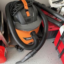 RIDGI VACUM 16 GALLONS