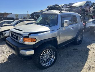 Parts for TOYOTA FJ CRUISER 4.0L V6 4X4 AWD 2008 - Stock # 14817
