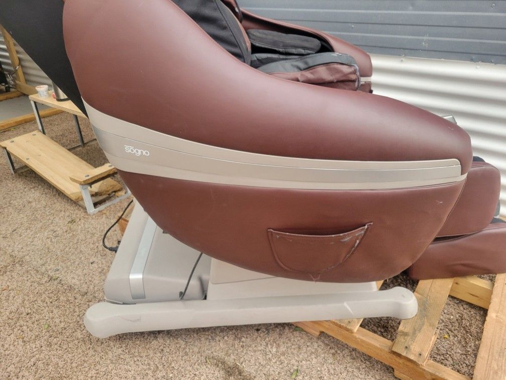 Inada Sogno Dreamwave Hcp10001a(ch) Massage Chair for Sale in El Paso