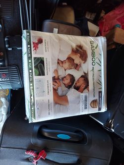 Bamboo Mattress Protector - Full size - Brand New
