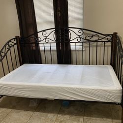 Beautiful Like New Wood Twin Daybed