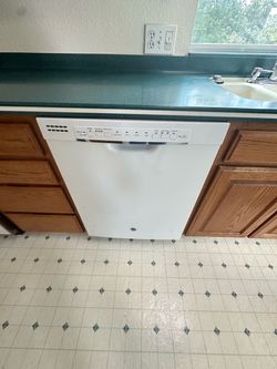 GE Built-In Dishwasher White