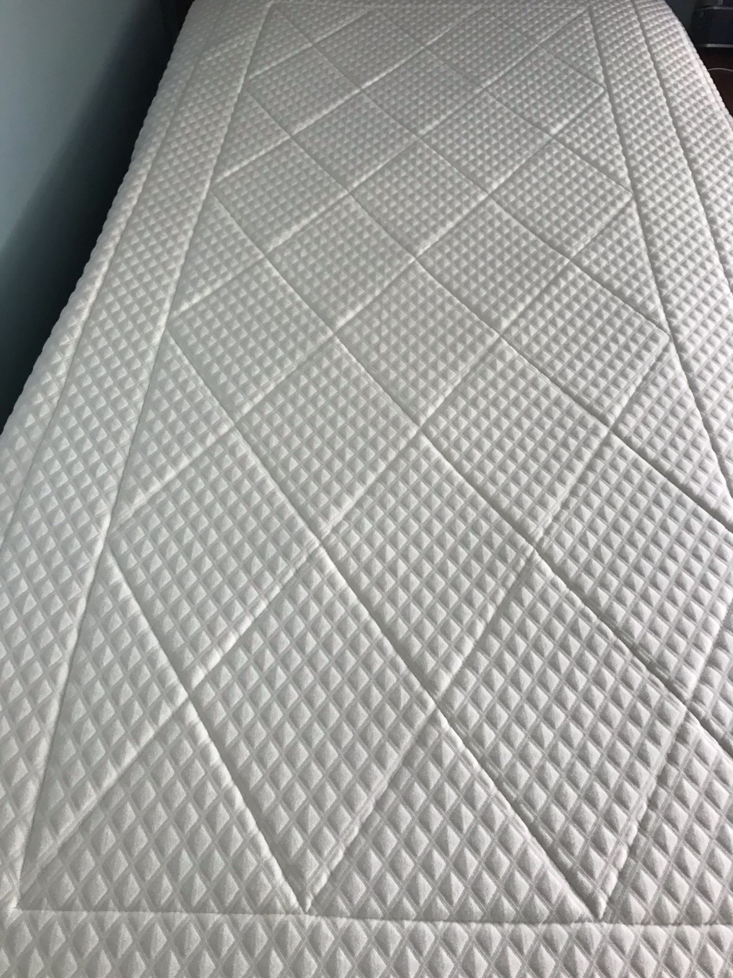 Twin XL Gel Cooling Plush Mattress Topper Pad and Cover
