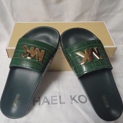NEW SLIDE SANDALS 
