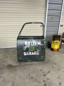 Display 1950s Chevy Truck Door 