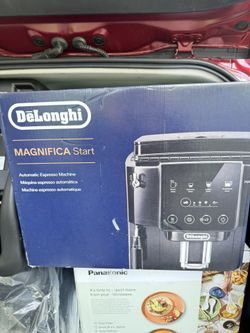 NewDeLonghi Magnifica Start Espresso Machine ECAM22022B Black Bean to Cup Milk Frother