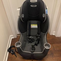 Graco toddler carseat