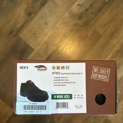 BRAND NEW Avenger Work Boots