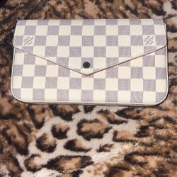 3 Piece White Checkered Purse