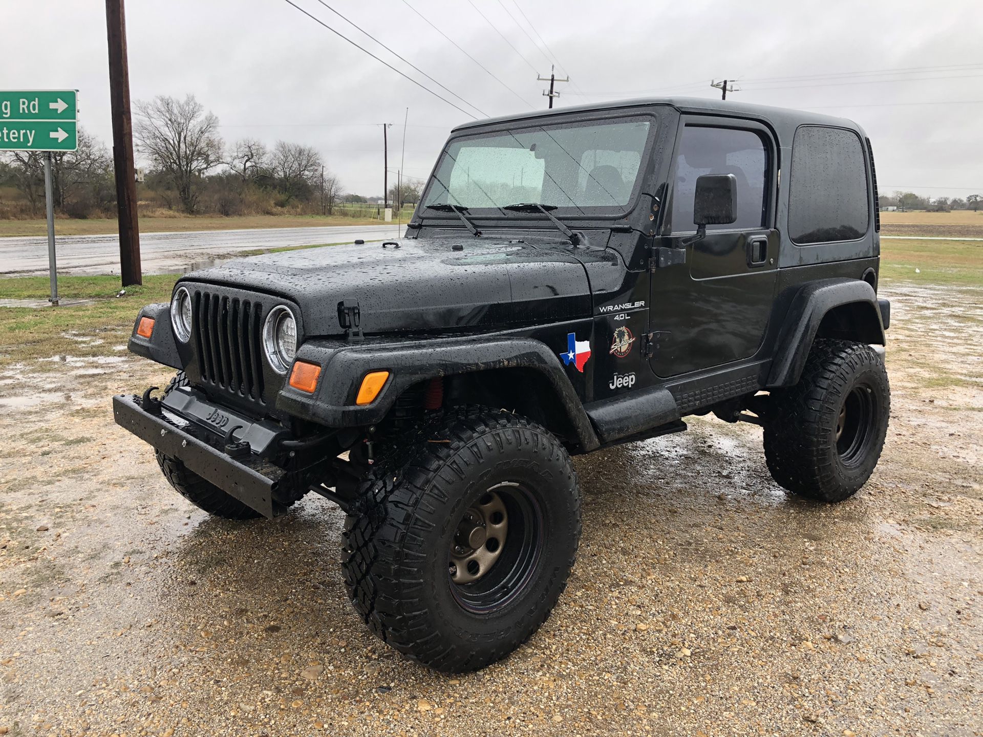 2001 Jeep Wrangler Sahara 4x4 Hard Top for Sale in San Antonio, TX - OfferUp