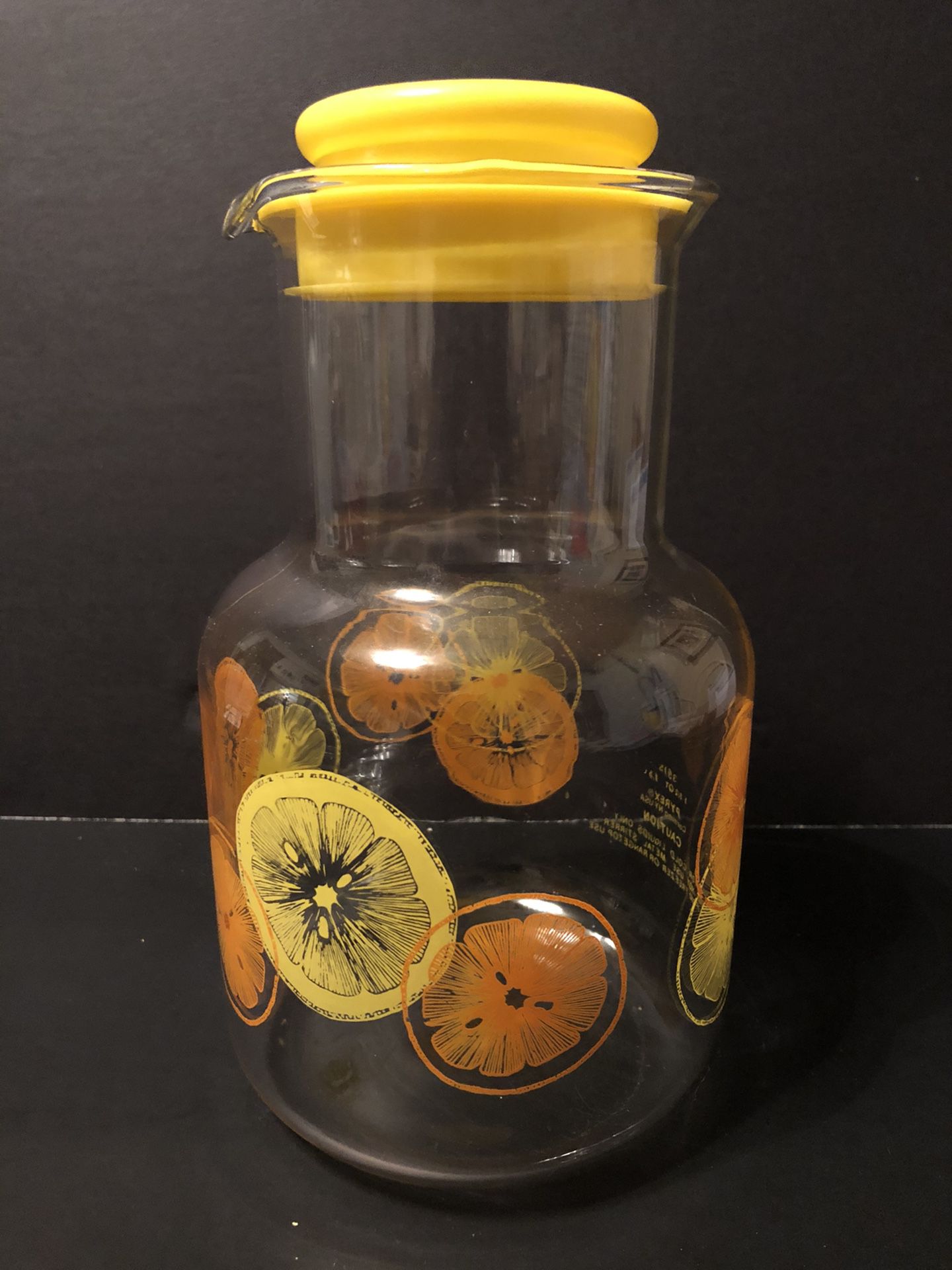 Vintage Pyrex 1 1/2 quart lemon / orange carafe juice decanter
