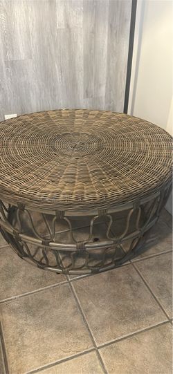 Wicker 36 in - Big Round Accent Table – Warm Café au Lait Brown 🤎