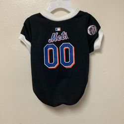 METS Dog shirt… Size medium