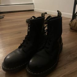 BLACK DR MARTEN BOOTS FOR SALE