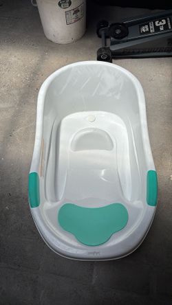 Baby bathtub