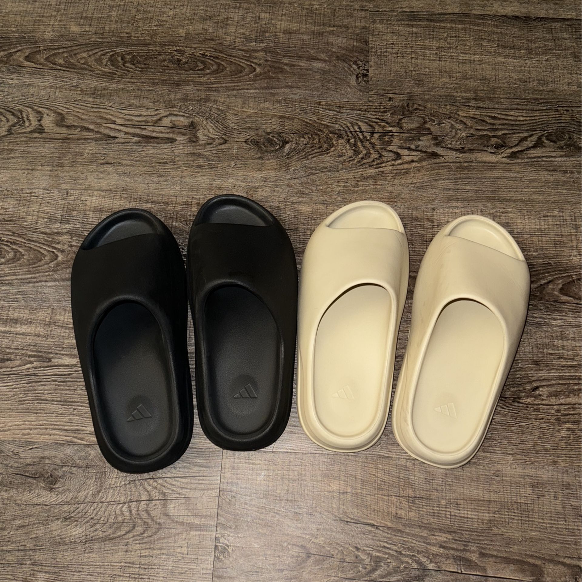 Yeezy Slides Onyx Bone