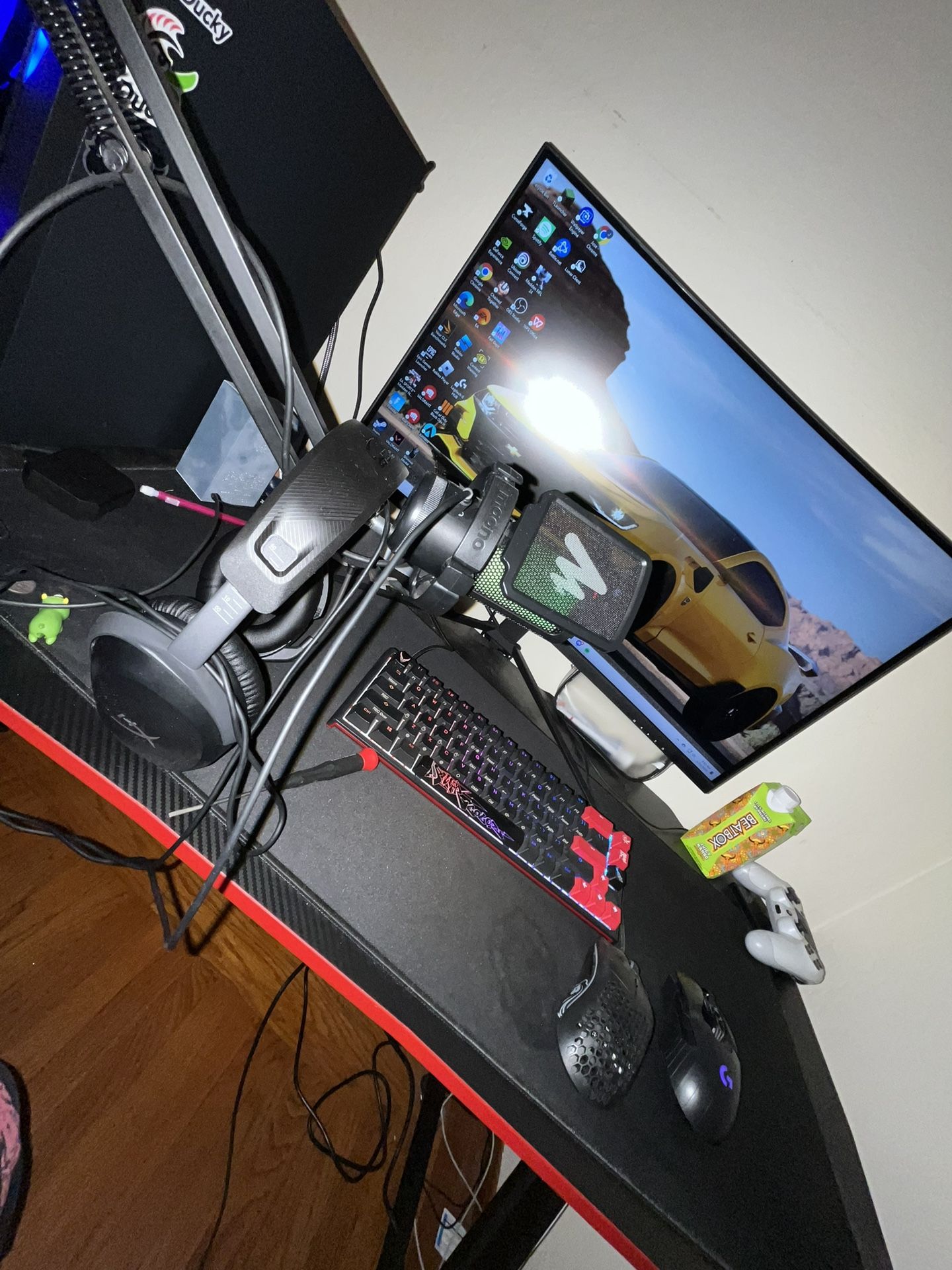 Gaming Setup Pc,monitor,keyboard,mousepad,2 Mouses,mic,table