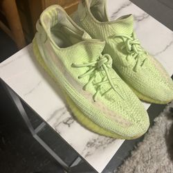 Yeezy Boost 350 V2  “glow”